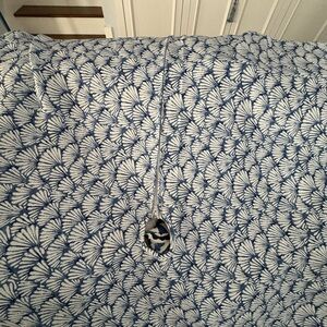 Sigrid Olsen Blue and White Shell-Print zippered tablecloth with umbrella hole